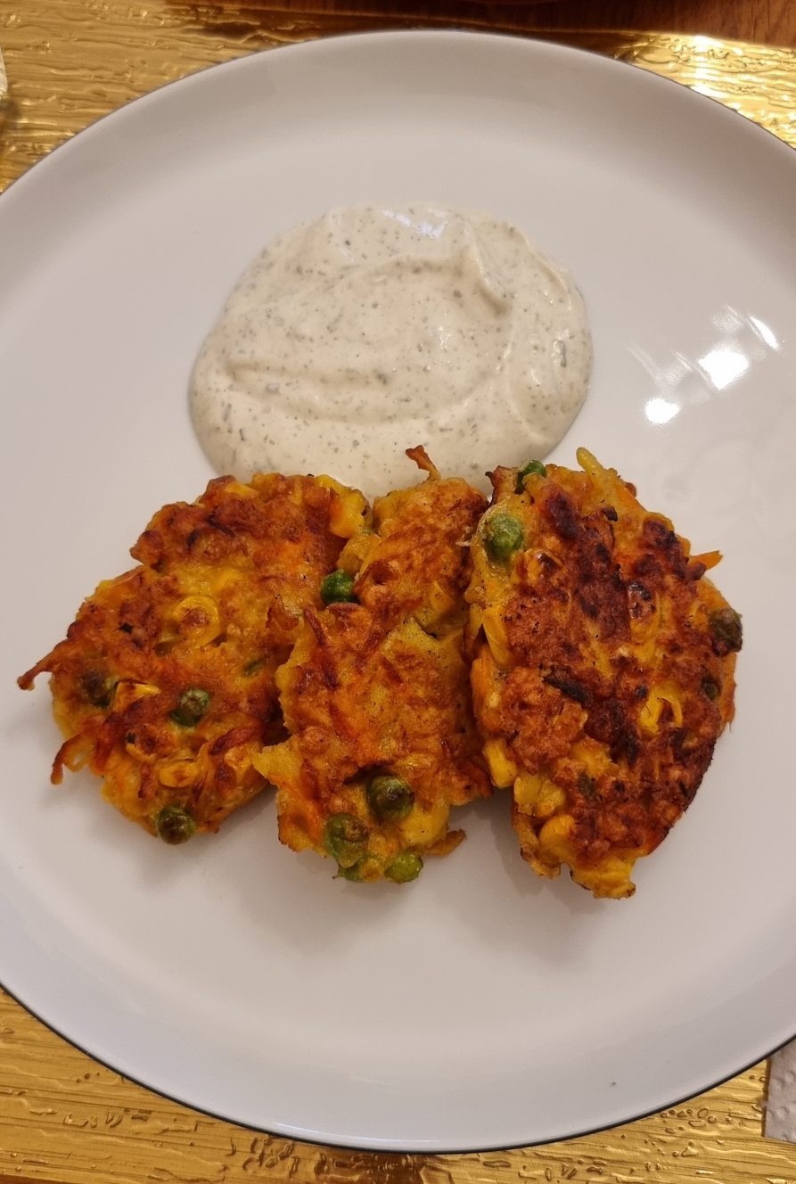 Gemüsefrikadellen mit Quark Joghurt&nbsp;Dip