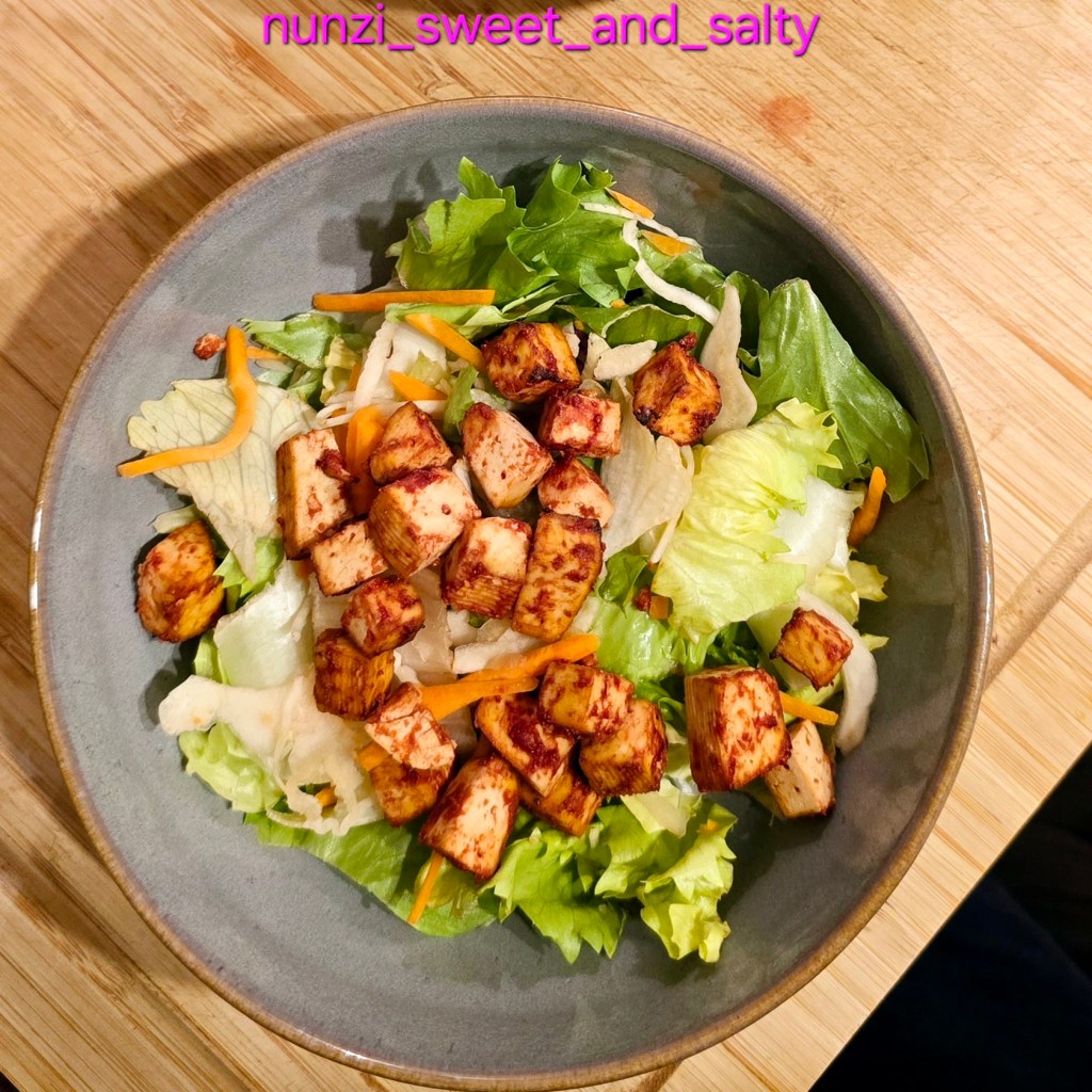 SALAT MIT KNUSPER-TOFU