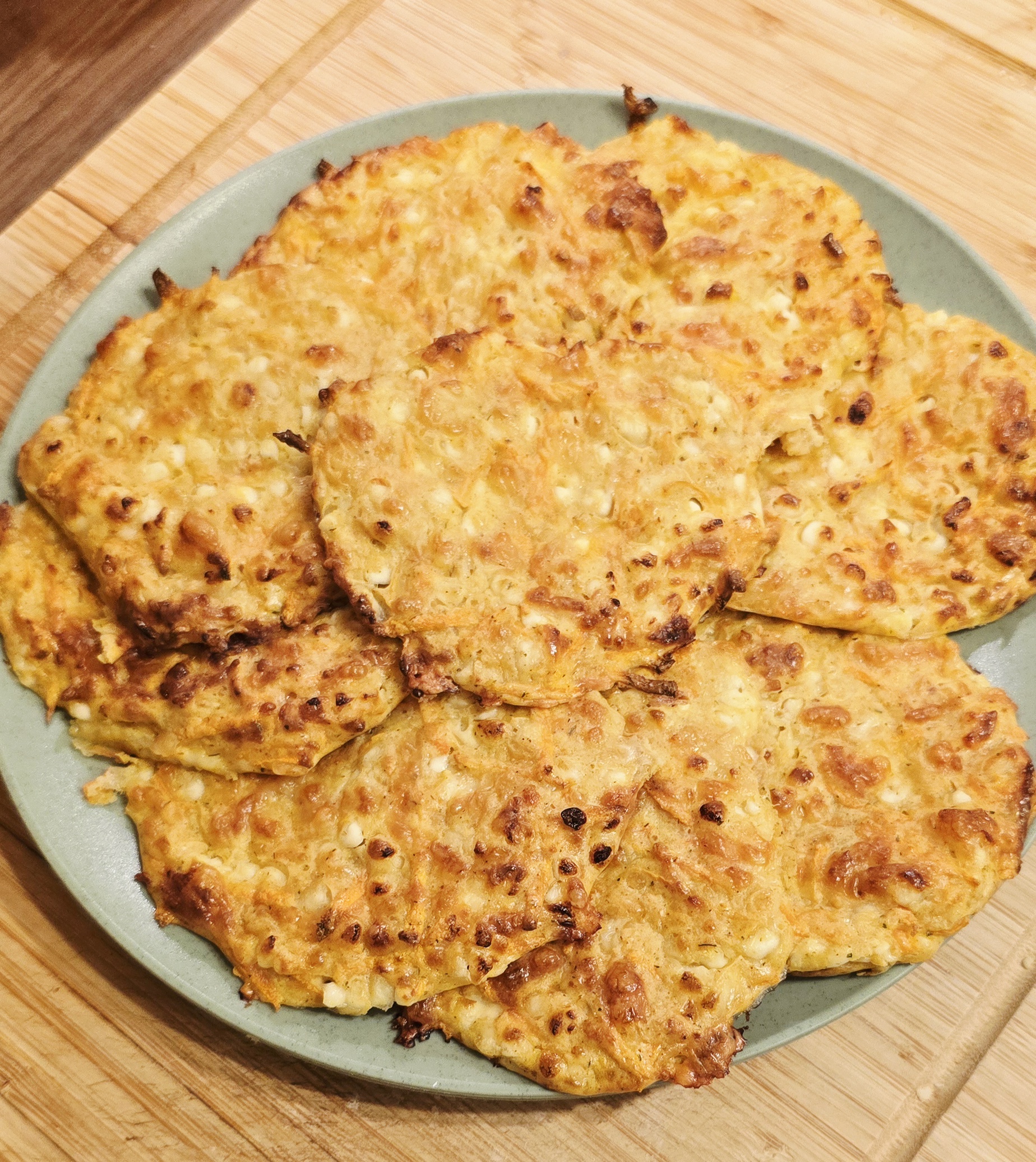 Low carb Hüttenkäsetaler